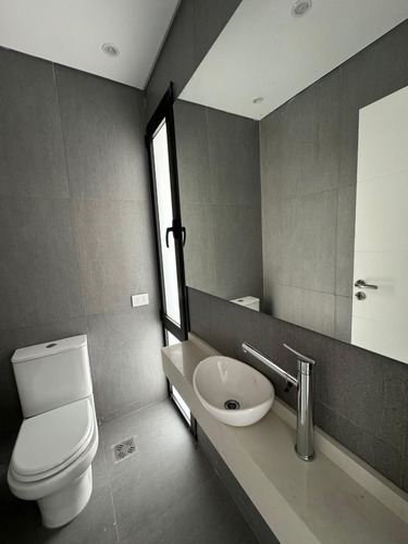 Casa 5 Ambientes En Venta. Lagos De Canning 1