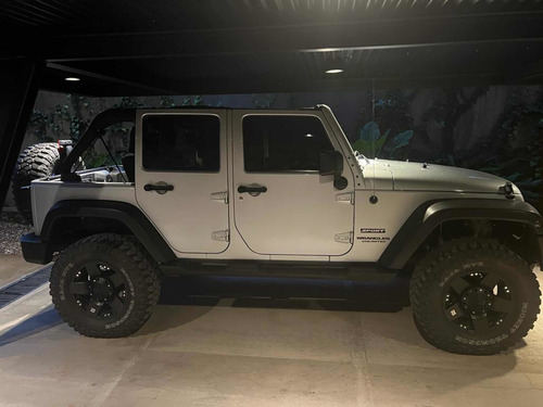Imagen 2 de 22 de Jeep Wrangler 2011 3.8 Sport Unlimited 199cv Atx