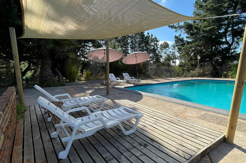 Casa Amoblada En Venta De 4 Dorm. En Algarrobo