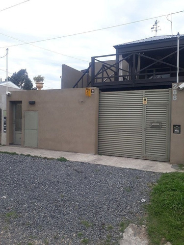 Imagen 2 de 23 de Casa Ph De 3 Ambientes + 3 Departamentos De 2 Ambientes