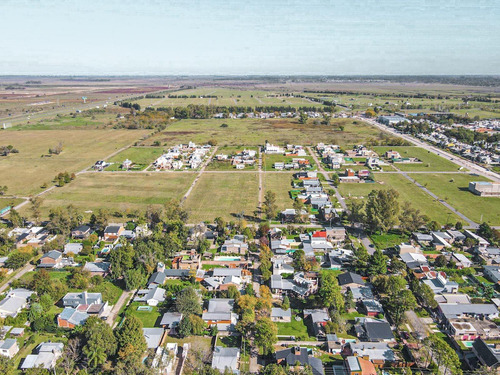 Terreno Con Frente Al Sur De 343m² En Tango