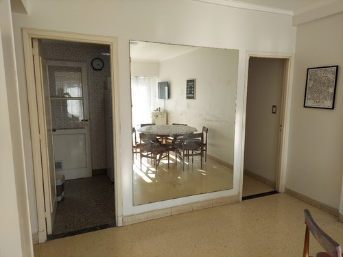 Imagen 5 de 20 de Excelente Departamento 3 Ambientes Totalmente Amueblado A Nuevo Sobre Avda. Colon 7 Piso Al Frente, C/lavadero Vista Lateral Al Mar Impecable
