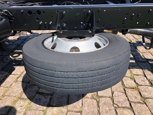 Volkswagen 8.160 Delivery Ano 2012 - Chassi 5 Metros