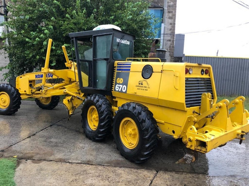 Komatsu G D 670