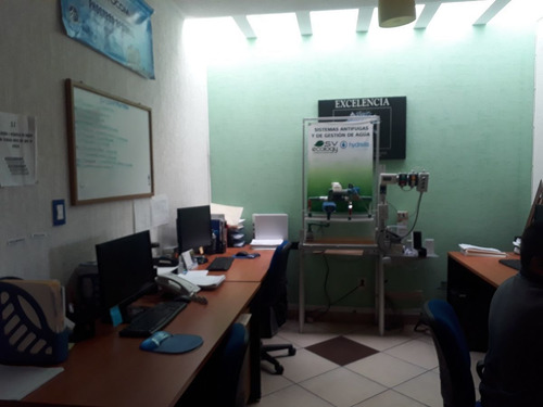 Oficina En Renta A 10 Min Centro Querétaro, Atrás Del Querétaro 2000 7 Cubículos
