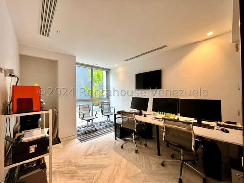 Hermoso Apartamento Con Terraza En Los Naranjos De Las Mercedes 24-25147
