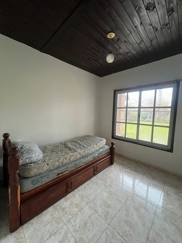 Casa De Tres Dormitorios En Roldan Pileta Jardin Amplia