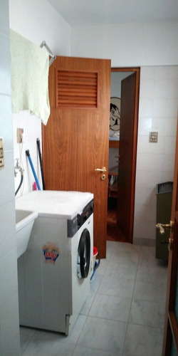 Imagen 21 de 30 de 4 Ambientes En Primera Linea De Mar Con Vista Plena, Balcon Corrido, Dependencia De Servicio Y 2 Cocheras Fijas. Totalmente Reciclado.