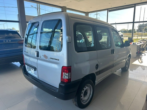 Imagen 3 de 10 de Peugeot Partner 2014 1.4 Furgon Confort 5as