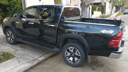 Imagen 2 de 10 de Toyota Hilux 2019 2.8 Cd Srx 177cv 4x4