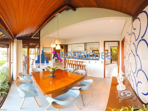 Casa Belíssima À Venda Em Praia Do Forte - 5/4, Sendo 5 Suítes, Toda Mobiliada E Decorada! - Ca00459