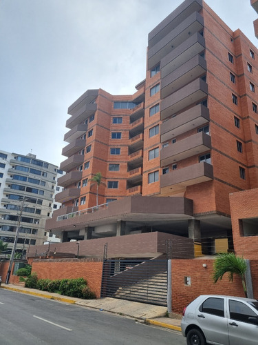 Venta De Apto En Lecheria,  Calle Arismendi