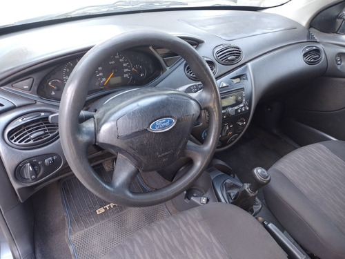 Imagen 6 de 7 de Ford Focus 2007 1.6 Ambiente