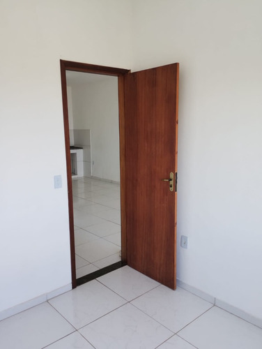 Duas Casas, Totalmete Independentes, Uma Sobreposta À Outra, Cada Uma Com 66m², Terreno Com Espaço Para Mais Construções, Terreno Com Rgi,