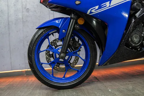 Yamaha R3 320 2015