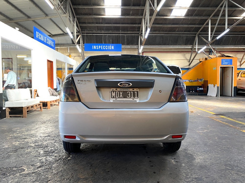 Imagen 6 de 24 de Ford Fiesta Max 1.6l Edge Plus 2013