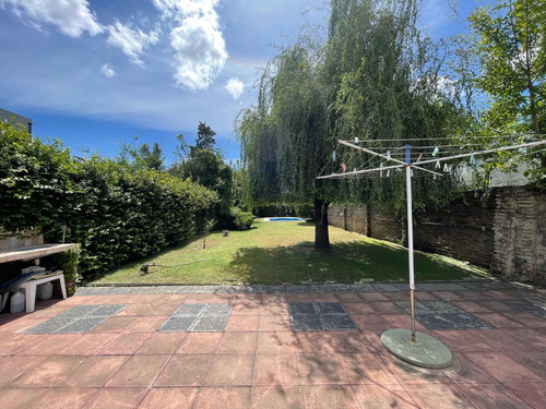Venta Casa Apto Credito - 4 Ambientes - Centro - Luján
