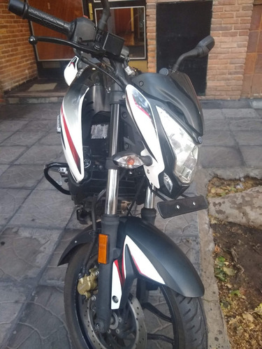 Moto Bajaj Rouser Ns 200