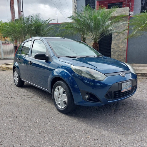 Imagen 2 de 10 de Ford Fiesta