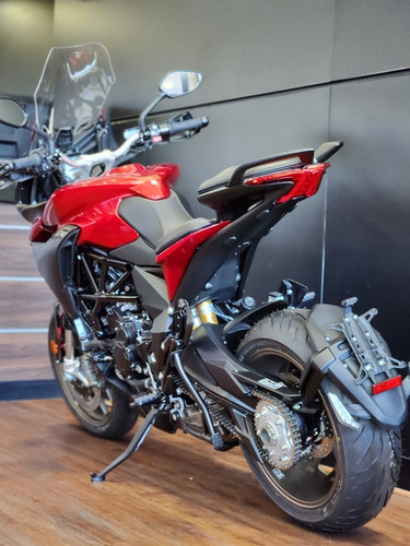 Imagen 18 de 25 de Mv Agusta Turismo Veloce Lusso Bordó