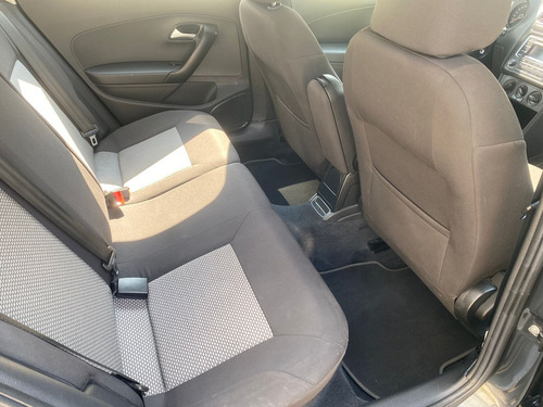 Volkswagen Vento 1.6 Confortline At