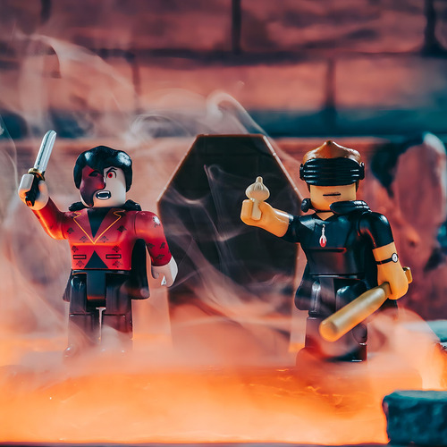 Figura Roblox Vampire Hunters 3 + Item Virtual