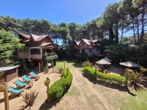 Complejo Vacacional De 6 Cabañas En Nueva Atlantis (1621)