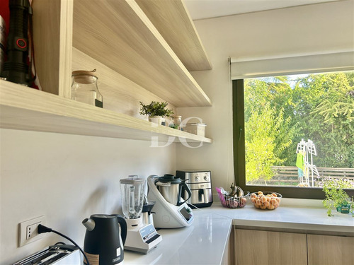 Casa En Venta De 3 Dorm.piedra Roja,chicureo,colina