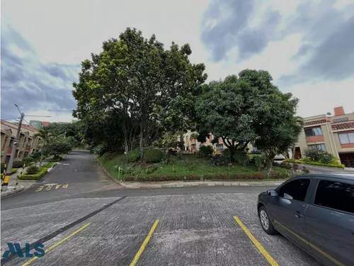 Amplia Casa Con Excelente Ubicación En Envigado!(mls#252487)