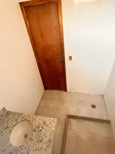 Vendo Casa Na Praia De Guriri /es- 2 Qts( Sendo Um Suite)