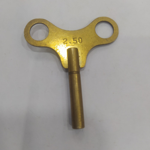 Antigua Llave Para Reloj A Cuerda Bronce N° 1