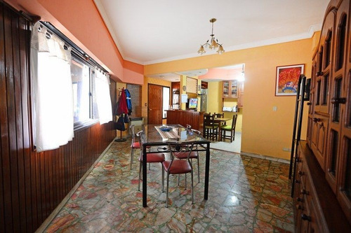 Imagen 2 de 24 de Casa 6 Ambientes Venta Villa Pueyrredón