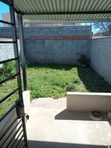 Imagen 3 de 10 de Villa Allende , Ph De 1 Dormitorio Con Patio
