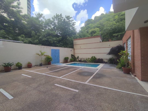 Imagen 12 de 16 de Leal Pérez Vende Apartamento Chimeneas, Vista Al Parque