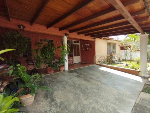 Casa En Naguanagua, Urb. Guayabal, Res. Palma De Oro,