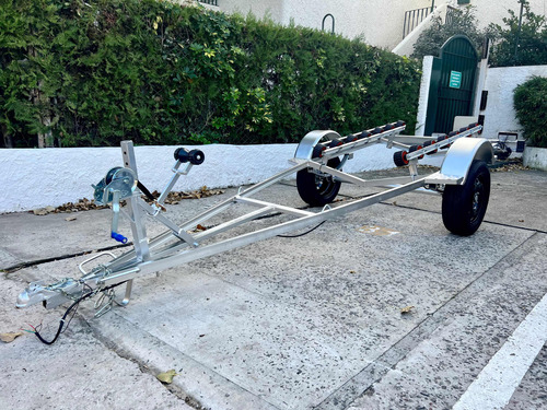 Imagen 17 de 24 de Trailer Moto De Agua
