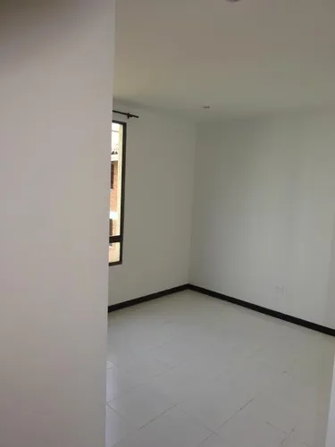 Apartamento En Arriendo En El Refugio. Cod A8105