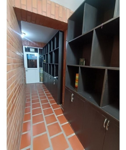 Imagen 3 de 28 de En Venta Edificio Comercial Morón.