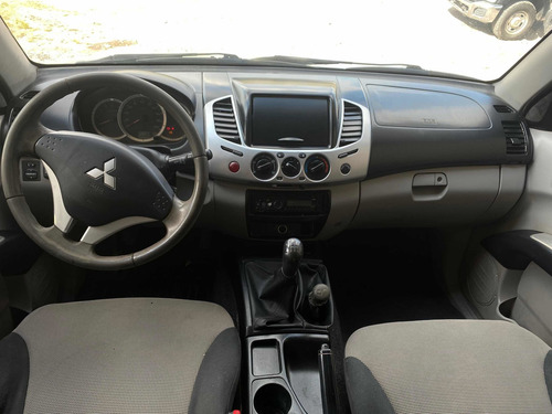 Imagen 6 de 8 de Mitsubishi L200 2012 2.5 Di-d Cabina Doble 4x4 Mt