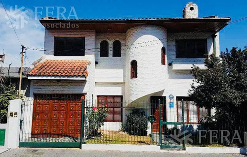 Imagen 2 de 15 de Venta De Casa 5 Ambientes En Wilde Con Cochera Y Fondo Libre Con Quincho ( 25931)