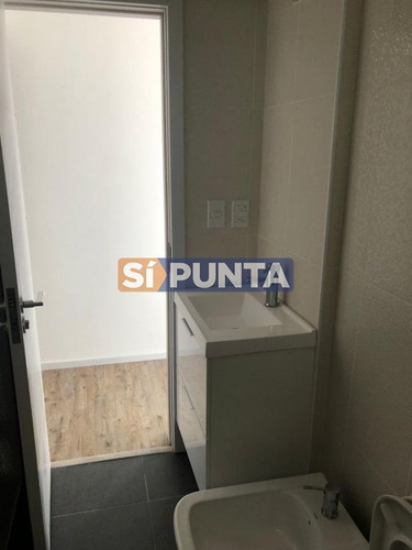 Imagen 7 de 16 de Apartamento En Venta - Centro De Maldonado