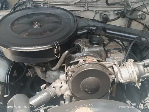 Mazda B2000 2.0 B2000