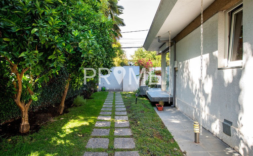 Casa De 2 Pisos / 3d, 4b, Estar Y Servicios Completos
