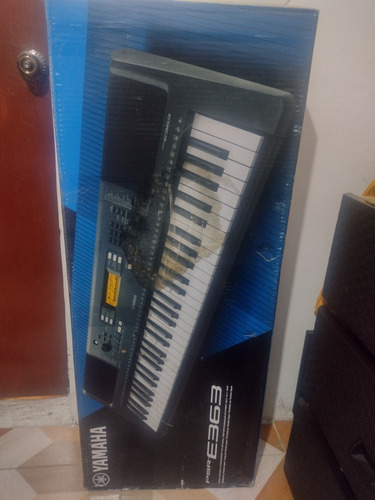 Piano Yamaha 363 