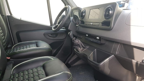 Mercedes Sprinter 416 Executiva Extra Longa 19 Lugares