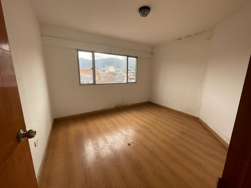 Bogota Vendo Casa Cerca A Alcazares Y Santa Sofia Area 320 + Terraza