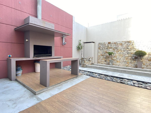 Exclusivo Piso De 3 Amb En Av. Pedro Goyena