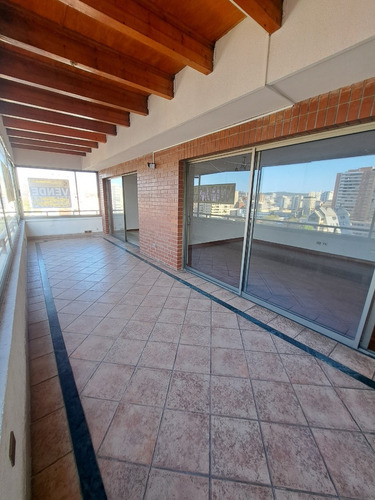 Departamento Amplio Con Ubicación Privilegiada