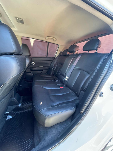 Nissan Tiida 1.8 Tekna 5 p