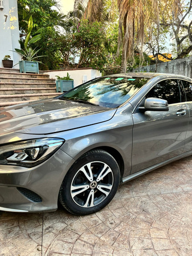 Mercedes-Benz Clase CLA 1.6 200 Cgi Mt